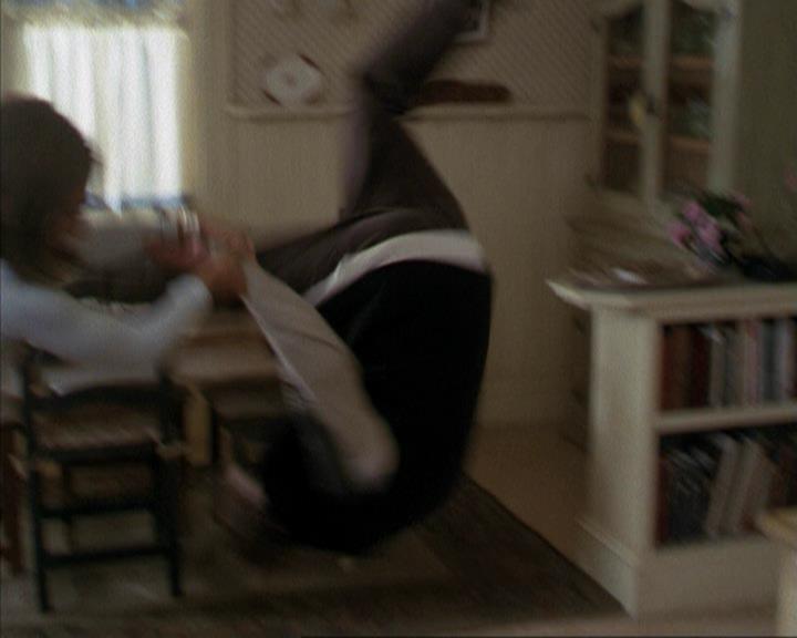 Charmed-Online-dot-net_207TheyreEverywhere0849.jpg