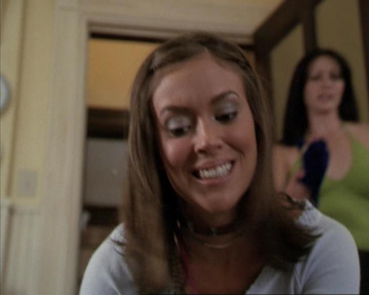 Charmed-Online-dot-net_207TheyreEverywhere0855.jpg