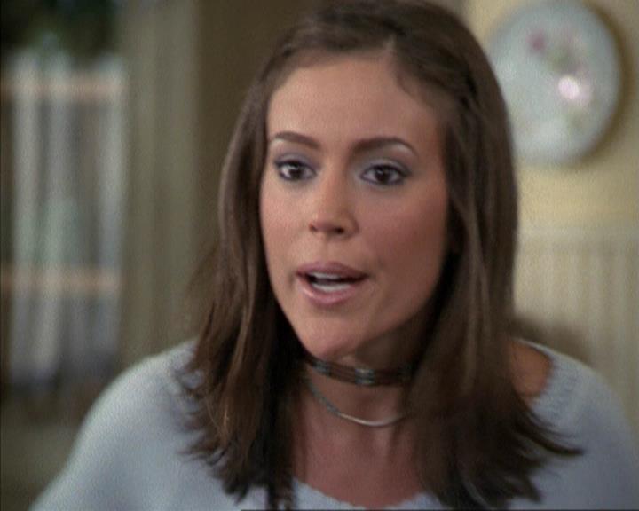 Charmed-Online-dot-net_207TheyreEverywhere0885.jpg