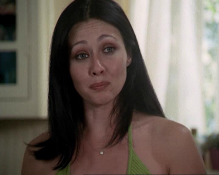 Charmed-Online-dot-net_207TheyreEverywhere0892.jpg