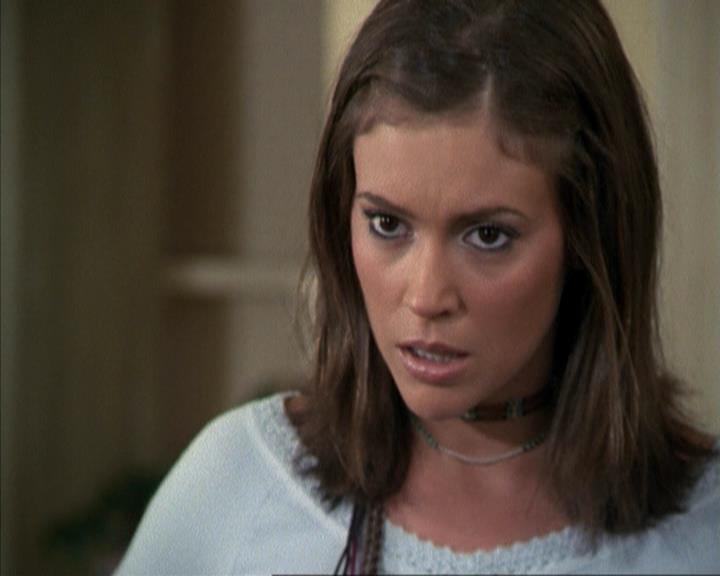 Charmed-Online-dot-net_207TheyreEverywhere0894.jpg