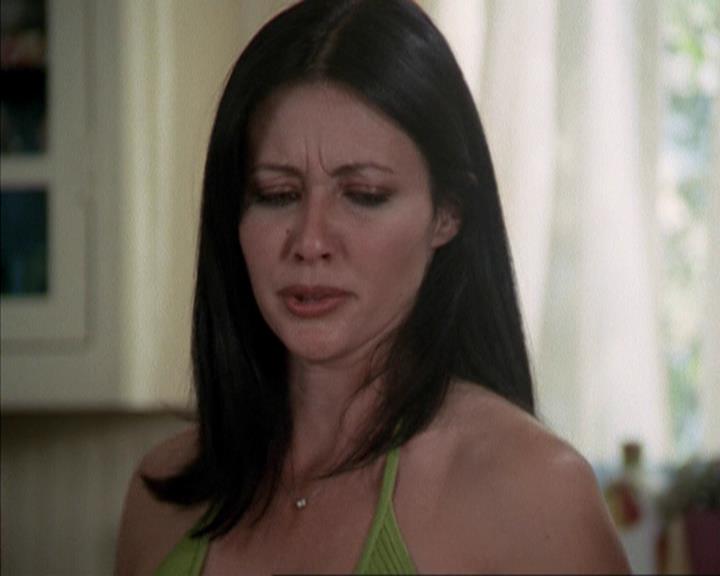 Charmed-Online-dot-net_207TheyreEverywhere0917.jpg