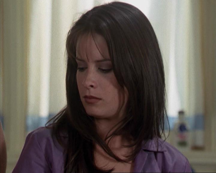 Charmed-Online-dot-net_207TheyreEverywhere0923.jpg