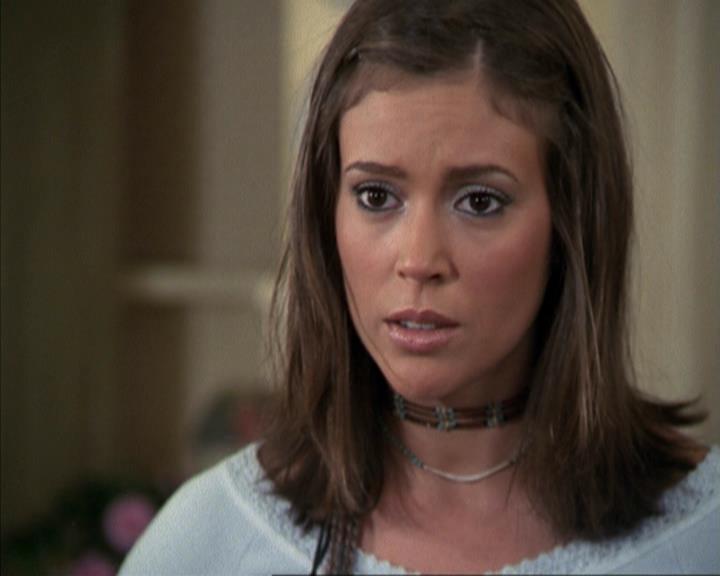 Charmed-Online-dot-net_207TheyreEverywhere0934.jpg