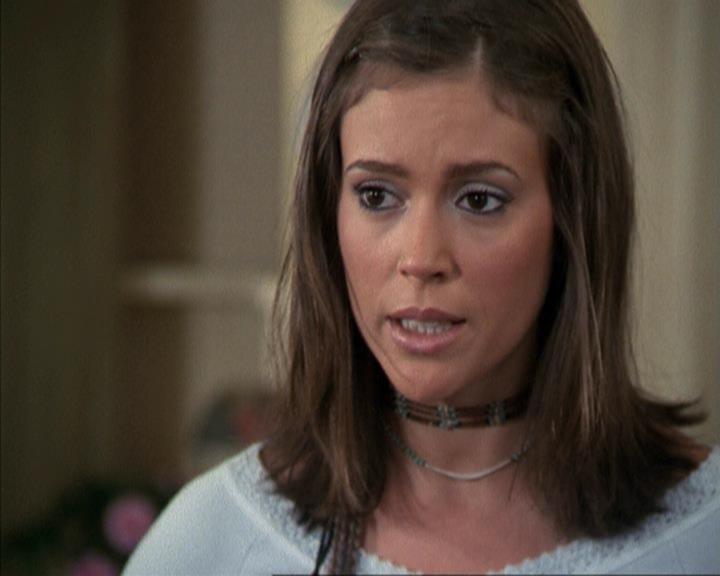 Charmed-Online-dot-net_207TheyreEverywhere0935.jpg