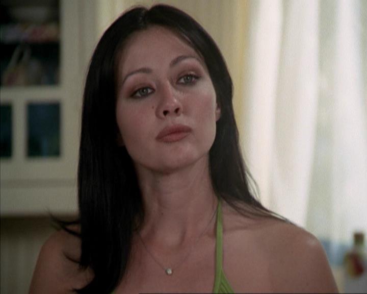Charmed-Online-dot-net_207TheyreEverywhere0937.jpg