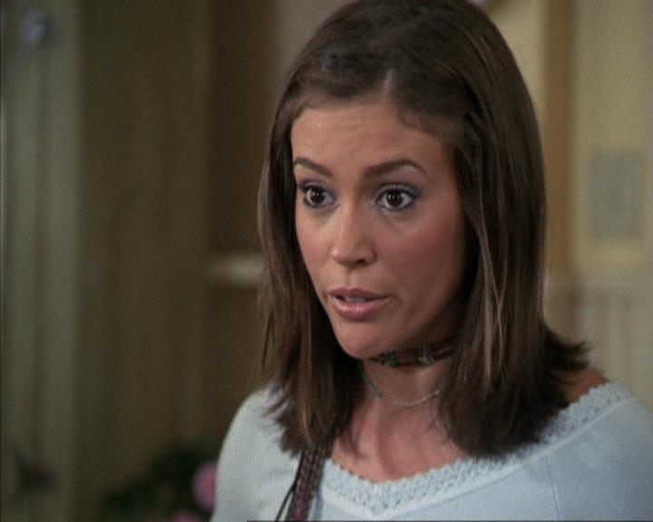 Charmed-Online-dot-net_207TheyreEverywhere0942.jpg