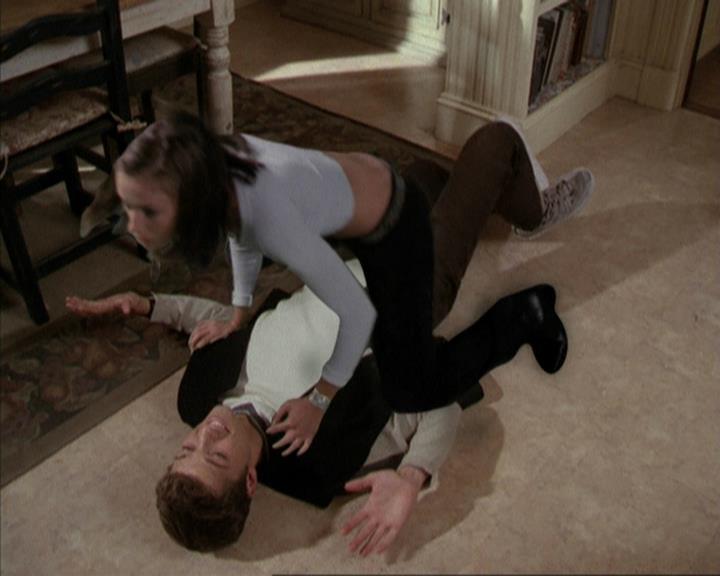 Charmed-Online-dot-net_207TheyreEverywhere0946.jpg