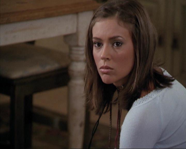 Charmed-Online-dot-net_207TheyreEverywhere0950.jpg