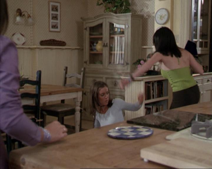 Charmed-Online-dot-net_207TheyreEverywhere0958.jpg