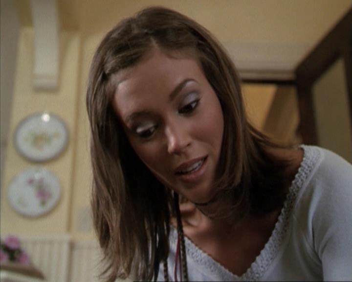 Charmed-Online-dot-net_207TheyreEverywhere0963.jpg