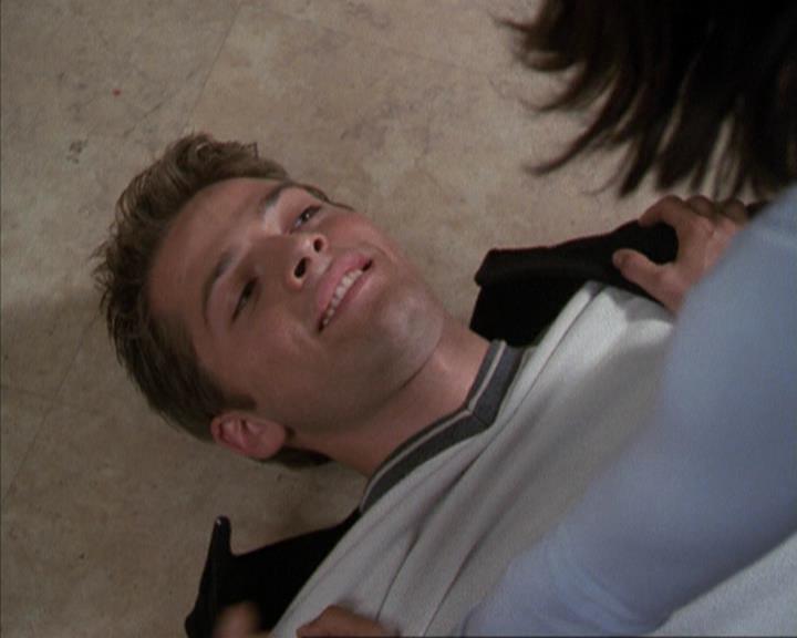 Charmed-Online-dot-net_207TheyreEverywhere0964.jpg