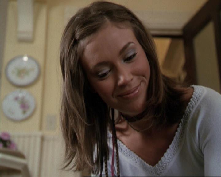 Charmed-Online-dot-net_207TheyreEverywhere0967.jpg
