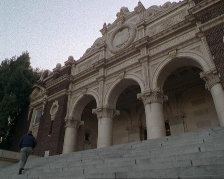 Charmed-Online-dot-net_207TheyreEverywhere0971.jpg