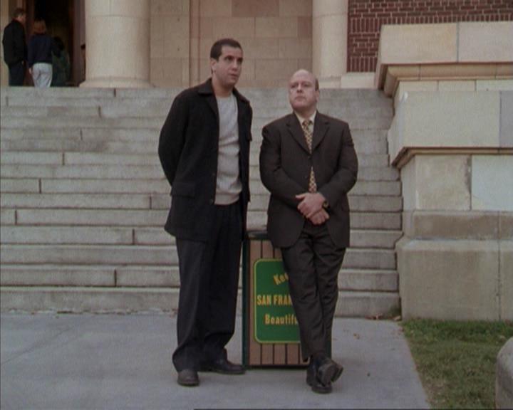 Charmed-Online-dot-net_207TheyreEverywhere0980.jpg
