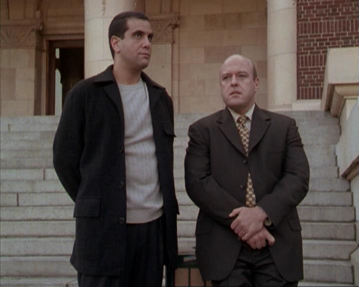Charmed-Online-dot-net_207TheyreEverywhere0995.jpg