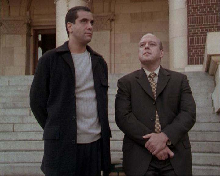 Charmed-Online-dot-net_207TheyreEverywhere0996.jpg