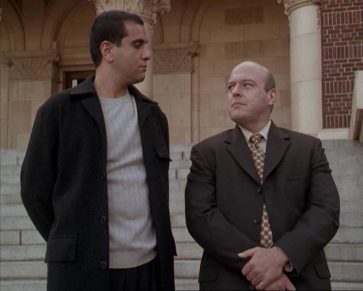 Charmed-Online-dot-net_207TheyreEverywhere1000.jpg