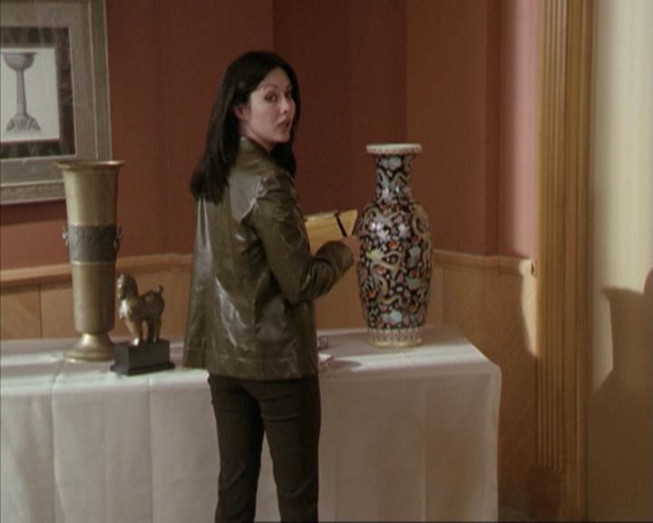 Charmed-Online-dot-net_207TheyreEverywhere1009.jpg