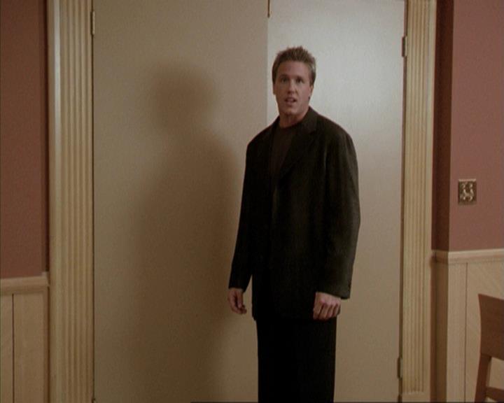 Charmed-Online-dot-net_207TheyreEverywhere1015.jpg