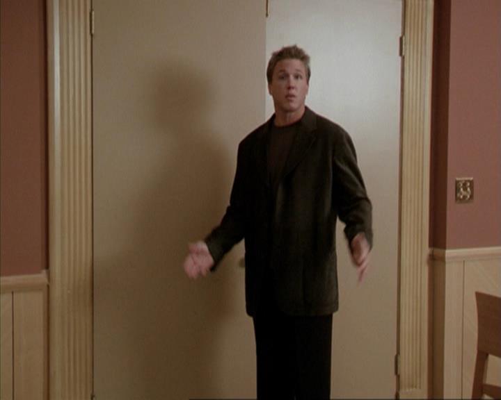 Charmed-Online-dot-net_207TheyreEverywhere1016.jpg