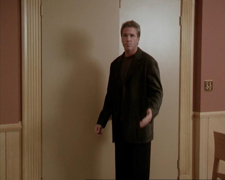 Charmed-Online-dot-net_207TheyreEverywhere1017.jpg