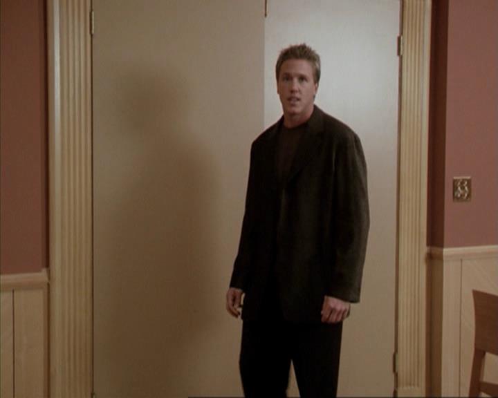 Charmed-Online-dot-net_207TheyreEverywhere1019.jpg