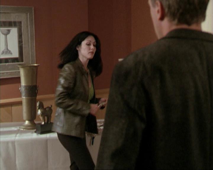 Charmed-Online-dot-net_207TheyreEverywhere1029.jpg