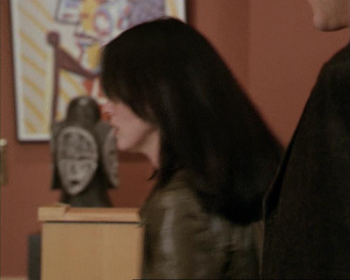 Charmed-Online-dot-net_207TheyreEverywhere1036.jpg