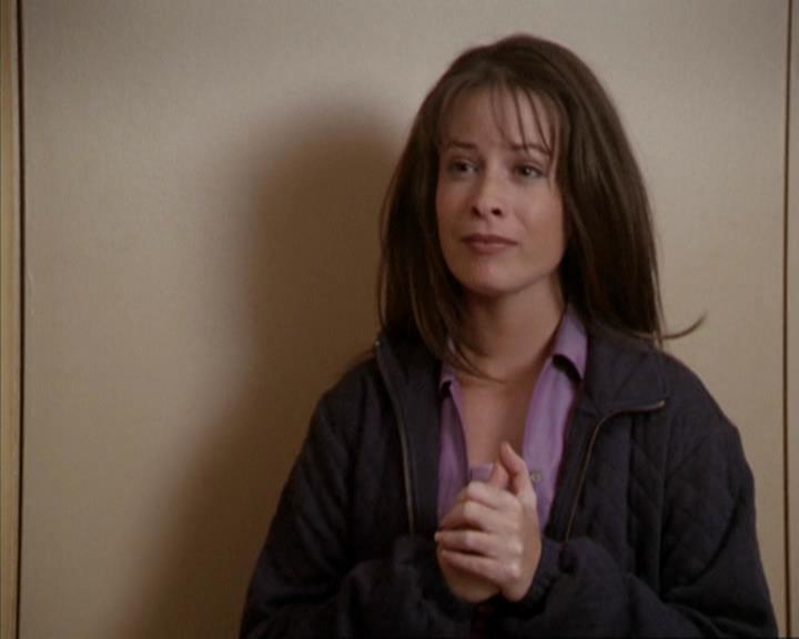 Charmed-Online-dot-net_207TheyreEverywhere1037.jpg