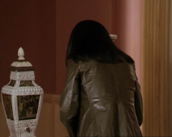 Charmed-Online-dot-net_207TheyreEverywhere1039.jpg