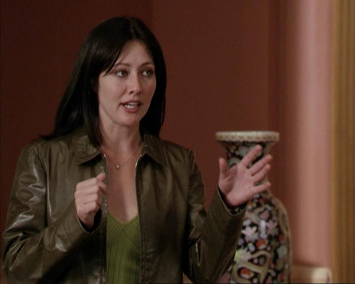 Charmed-Online-dot-net_207TheyreEverywhere1058.jpg
