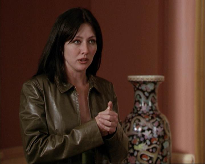 Charmed-Online-dot-net_207TheyreEverywhere1062.jpg