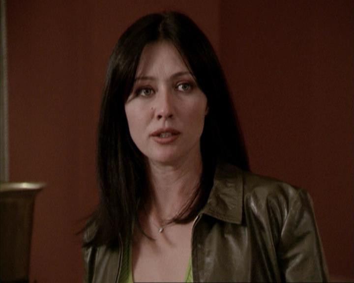 Charmed-Online-dot-net_207TheyreEverywhere1064.jpg