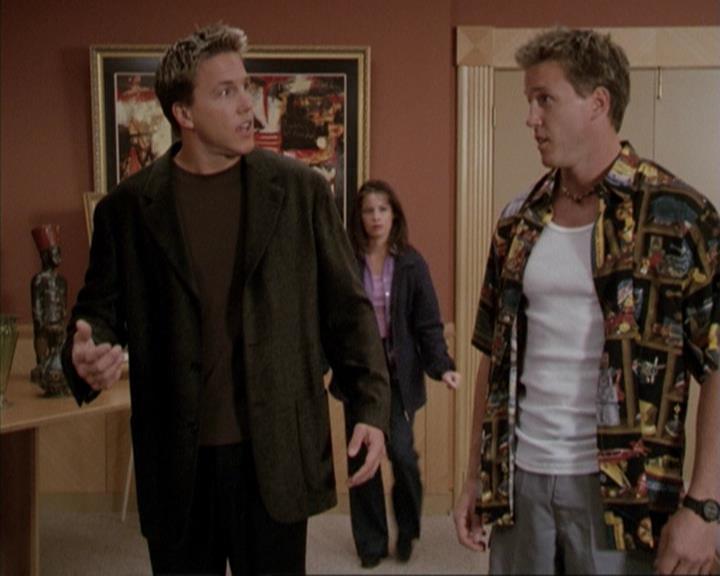 Charmed-Online-dot-net_207TheyreEverywhere1068.jpg