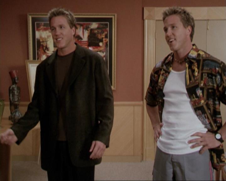 Charmed-Online-dot-net_207TheyreEverywhere1080.jpg