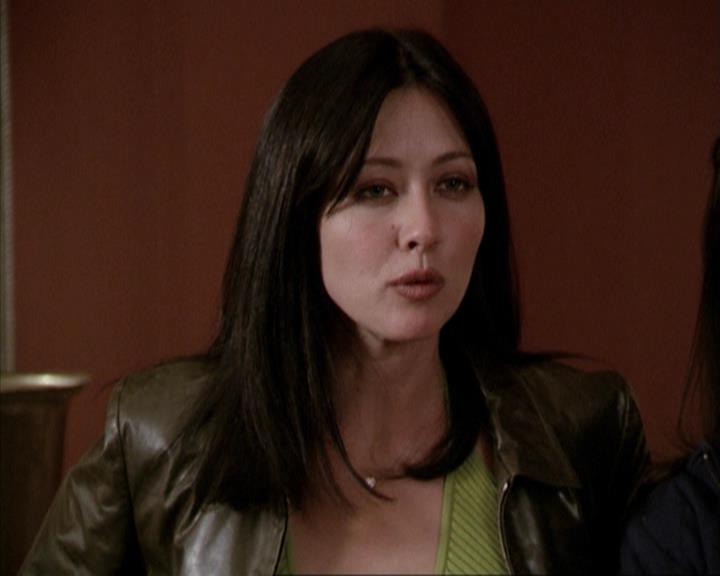 Charmed-Online-dot-net_207TheyreEverywhere1089.jpg