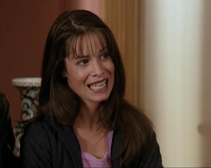 Charmed-Online-dot-net_207TheyreEverywhere1102.jpg