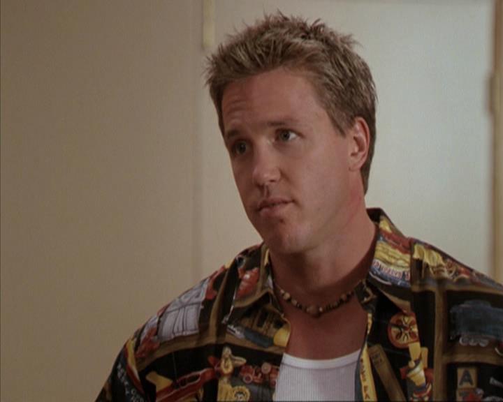 Charmed-Online-dot-net_207TheyreEverywhere1115.jpg