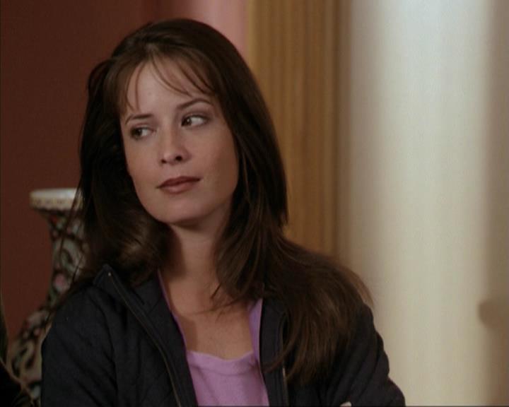 Charmed-Online-dot-net_207TheyreEverywhere1118.jpg