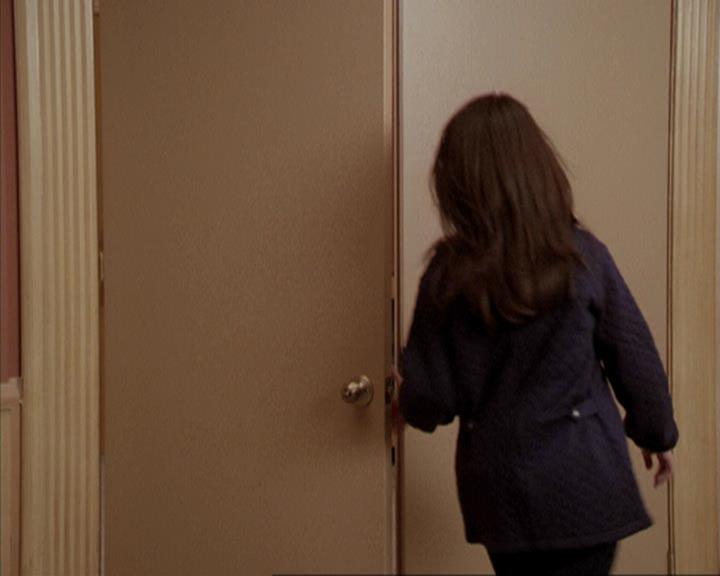 Charmed-Online-dot-net_207TheyreEverywhere1139.jpg