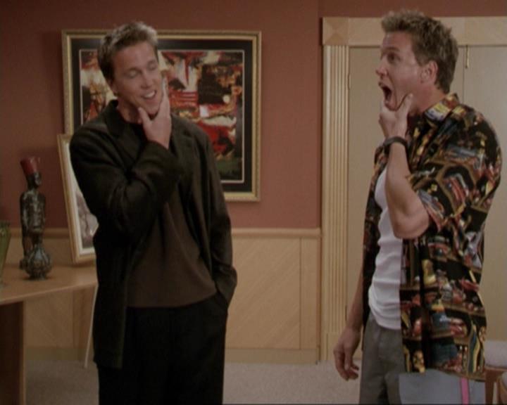 Charmed-Online-dot-net_207TheyreEverywhere1143.jpg
