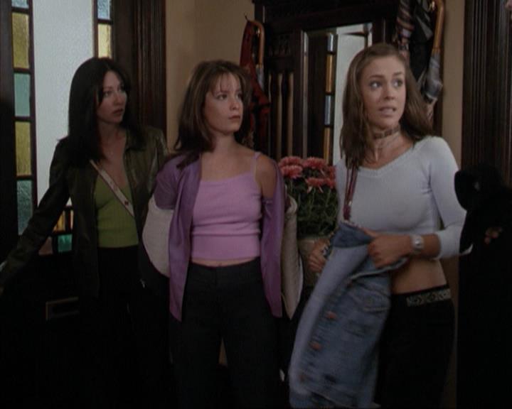 Charmed-Online-dot-net_207TheyreEverywhere1242.jpg