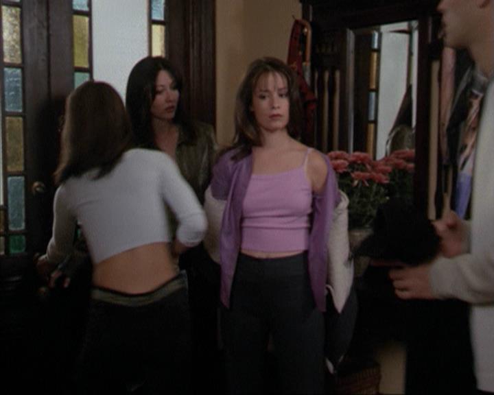 Charmed-Online-dot-net_207TheyreEverywhere1243.jpg