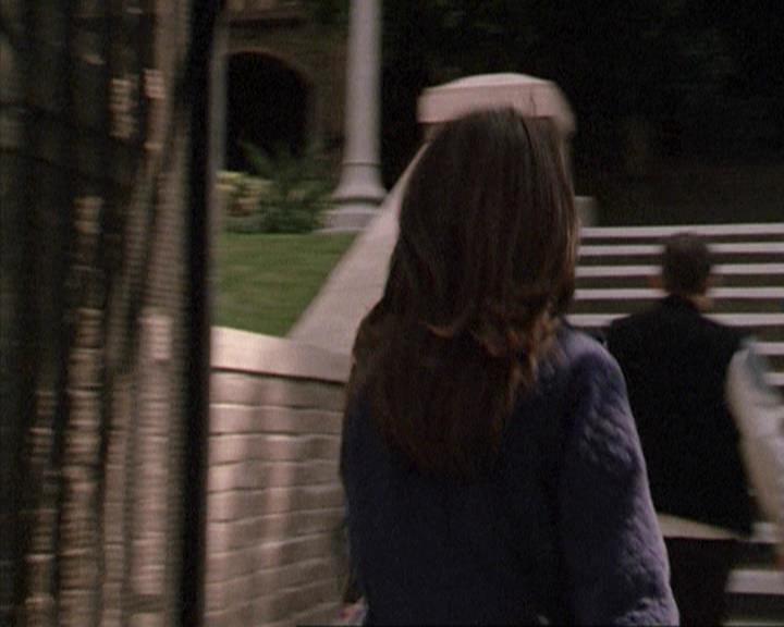 Charmed-Online-dot-net_207TheyreEverywhere1257.jpg