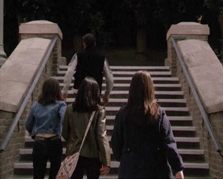 Charmed-Online-dot-net_207TheyreEverywhere1258.jpg