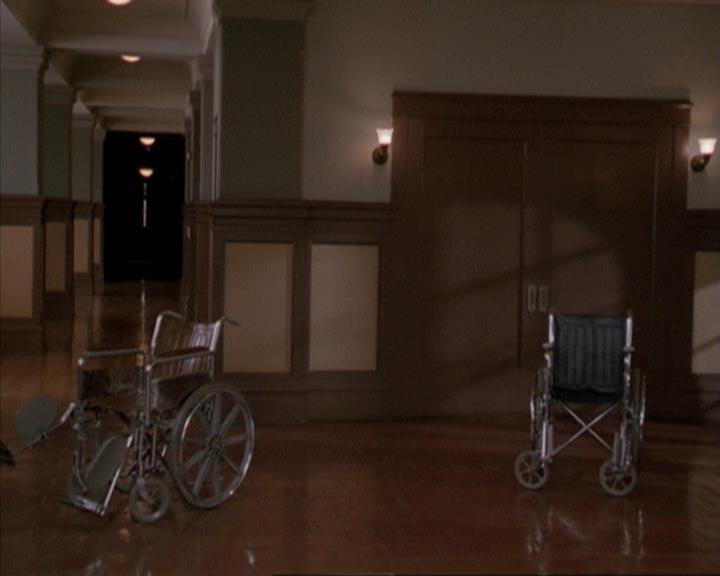 Charmed-Online-dot-net_207TheyreEverywhere1263.jpg