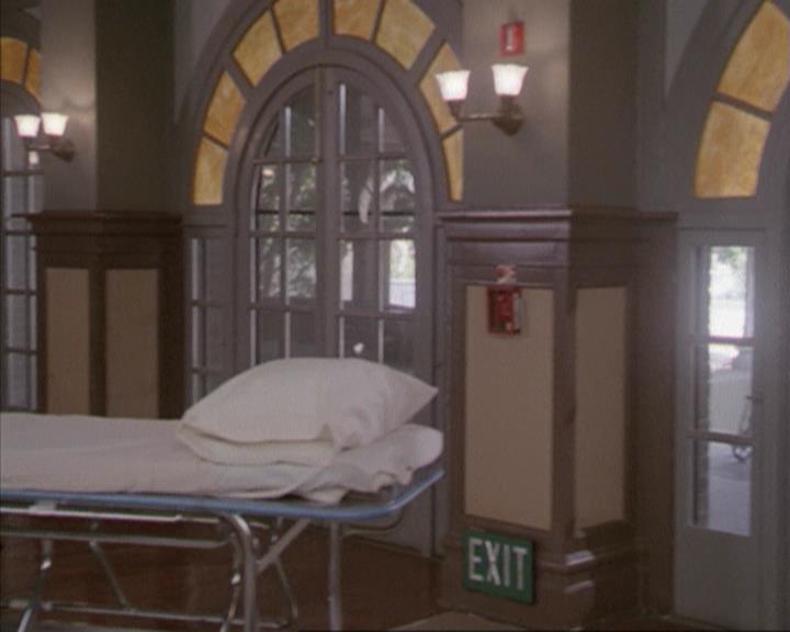 Charmed-Online-dot-net_207TheyreEverywhere1268.jpg