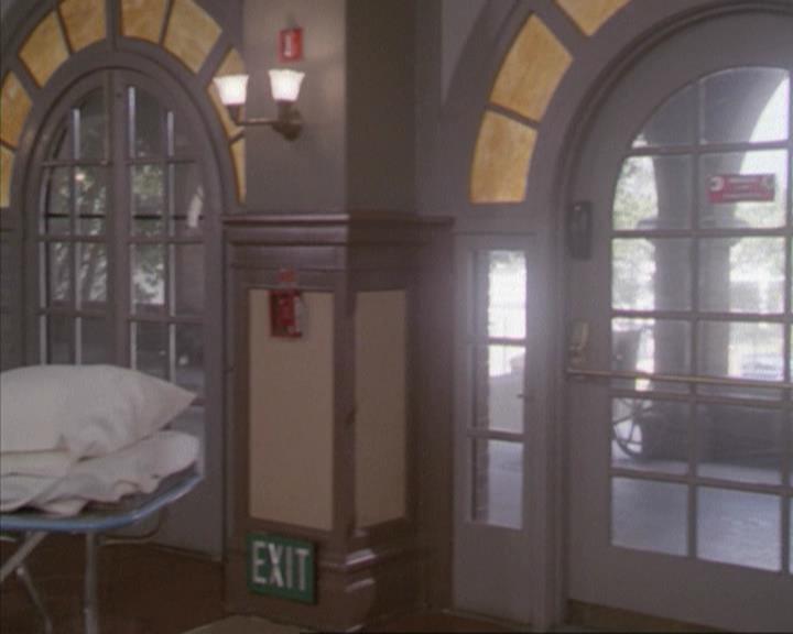 Charmed-Online-dot-net_207TheyreEverywhere1269.jpg