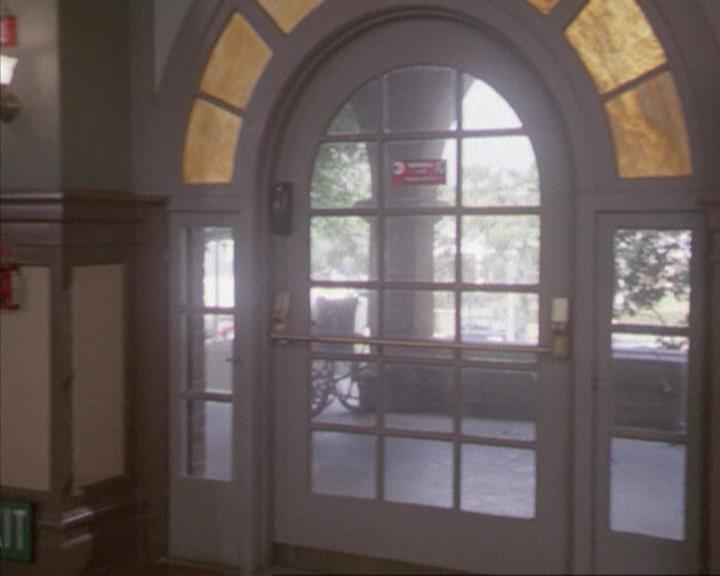 Charmed-Online-dot-net_207TheyreEverywhere1270.jpg